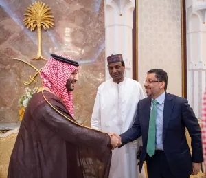 بن مبارك يشارك في حفل الاستقبال السنوي بمنى ويشيد بنجاح موسم الحج