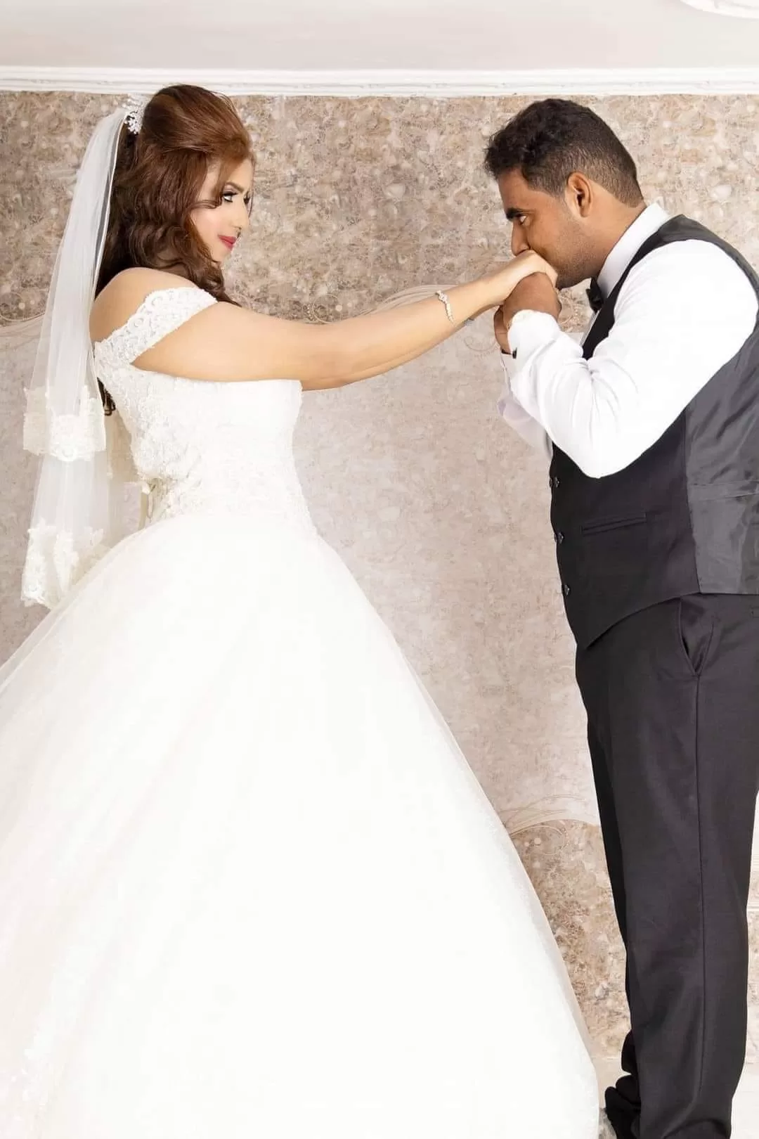 من مذكراتي: زفاف أحمد سيف حاشد – قصة حب وصبر وعطاء