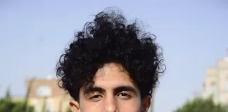 تناول الصحفي الرياضي اليمني بشير سنان في تعليقه مباراة المنتخب اليمني للشباب والسعودية، حيث أشاد بأداء لاعب المنتخب أنور الطريقي ووصفه بأنه لاعب فنان بموهبة توازي نجوم دوري روشن السعودي.