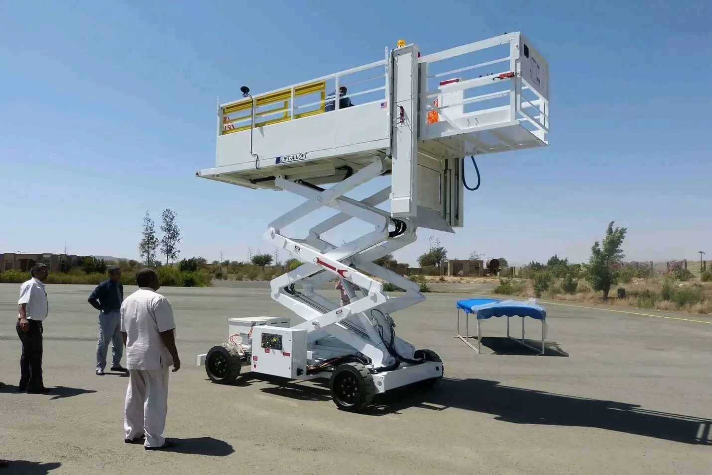 اخبار وردت الآن: تدشين مشروع إعادة تأهيل مطار تعز الدولي بعد سنوات من الإغلاق