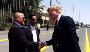 صمت مريب للمبعوث الأممي عن جرائم الحوثي الاقتصادية يتحول إلى “هرولة” لإنقاذه