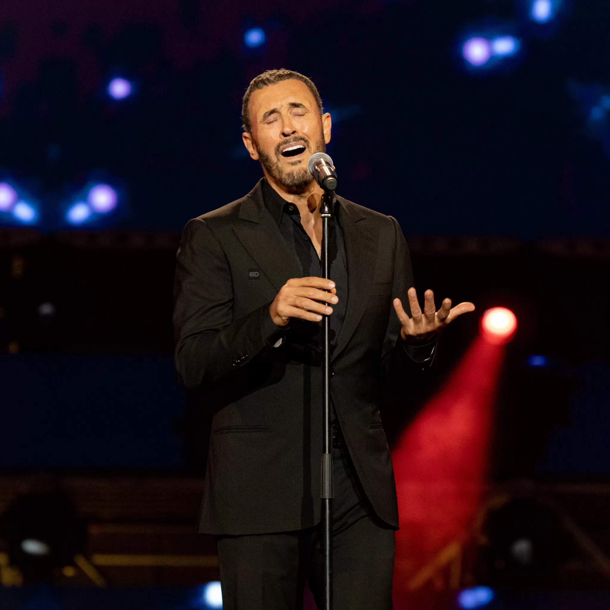 أخبار وتقارير : كاظم الساهر يشعل حماس الجمهور في حفل أسطوري بموسم جدة 2024 (فيديو)