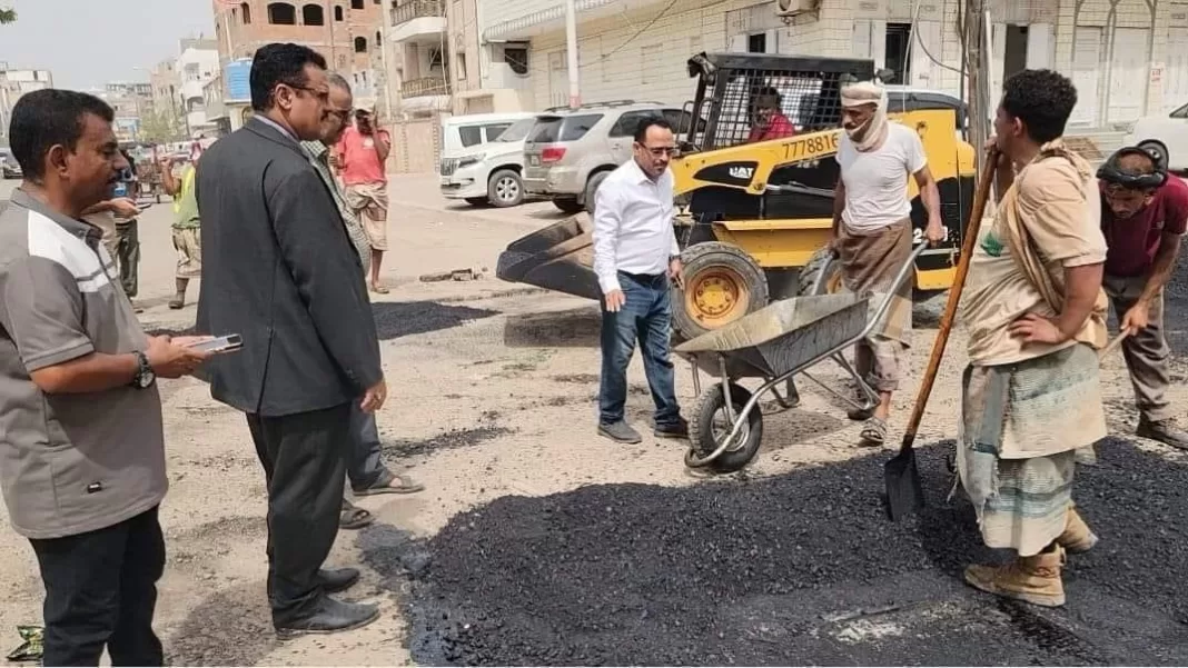 مدير عام المنصورة يدشن المرحلة الأولى من مشروع صيانة الشوارع الداخلية بتكلفة تصل إلى 67 مليون ريال.