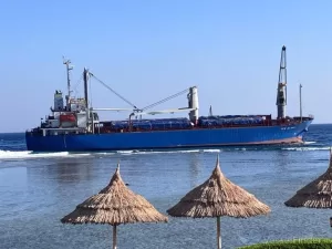 كانت قادمة من اليمن إلى مصر – سفينة بضائع جانحة مهددة بالغرق في البحرالأحمر&nbsp;