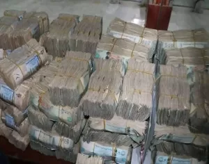 صرف رواتب موظفي النقل البري بعدن عبر شبكة عدن حوالة