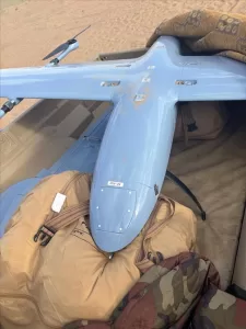 اخبار اليمن – مأرب تشهد مفاجأة صادمة عرض طائرات مسيرة مسلحة للبيع علنًا الان