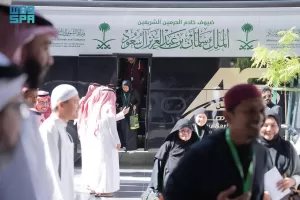 وصول أول دفعة من ضيوف خادم الحرمين الشريفين إلى المدينة المنورة