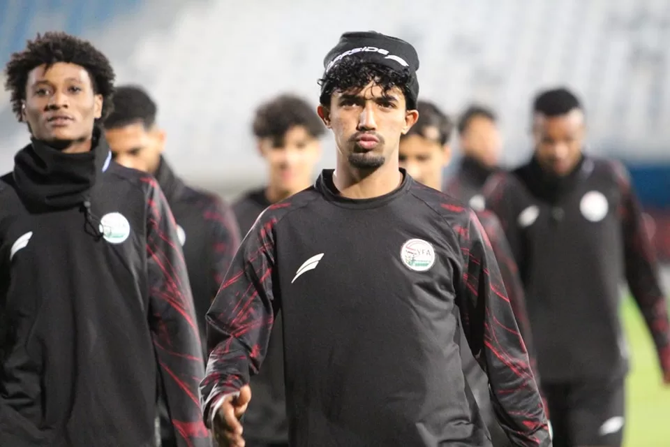 شاهد منتخب اليمن يواصل التحضيرات لمواجهة العراق في خليجي 26 بالكويت