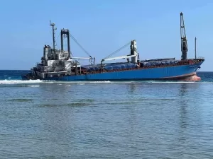 مصر تكثف جهودها لإنقاذ سفينة الشحن “VSG GLORY” العالقة في البحر الأحمر القادمة من اليمن