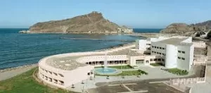 إضراب موظفي وأطباء مستشفى الجراحي العام في المنصورة، عدن