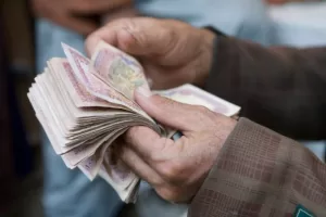 عودة شركات صرافة إلى الساحة اليمنية… هل تشير إلى تحسن الأوضاع الاقتصادية؟