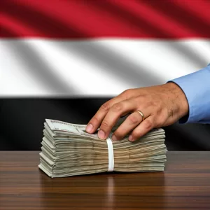 انخفاض قيمة الريال اليمني في ظل تقلبات سعر الصرف
