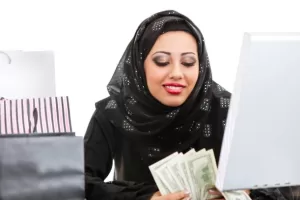 صرف رواتب سبتمبر لمنتسبي الدفاع في عدن عبر بنك الإنماء