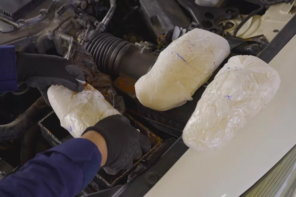 السلطات السعودية تضبط كمية كبيرة من المخدرات في منفذي البطحاء والربع الخالي وسط حملة واسعة لمقاطعة المنتجات الإماراتية