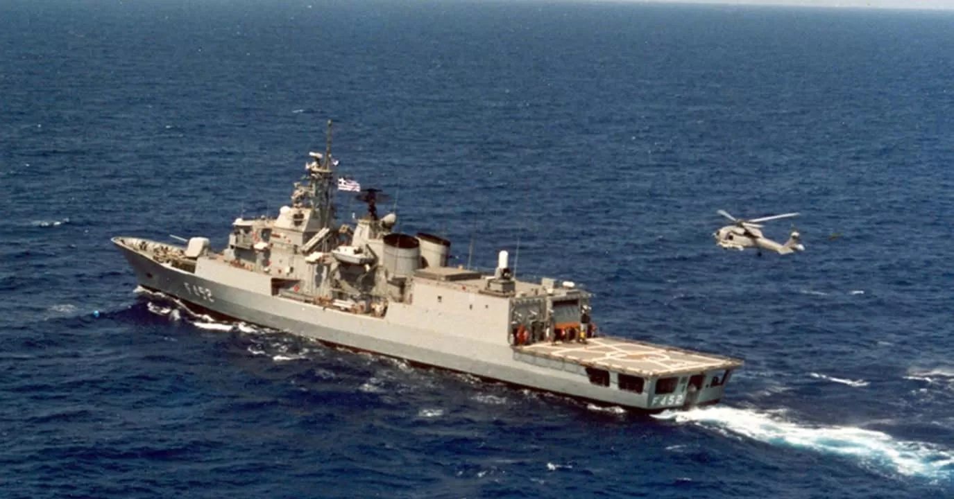 تعزيز الوجود البحري الأوروبي في البحر الأحمر.. سفينة يونانية جديدة تنضم إلى مهمة “أسبيدس”