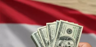 تدهور متسارع للريال اليمني في عدن واستقرار في صنعاء .. أسباب وتداعيات ارتفاع أسعار الصرف