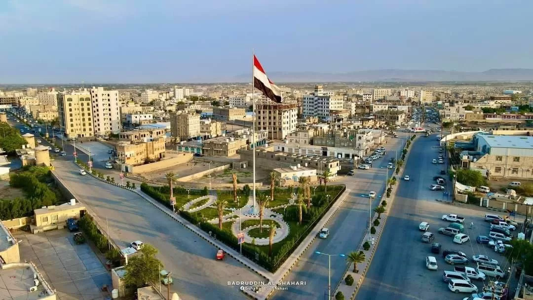 فرع البنك المركزي في مأرب يوجه بإغلاق شركات الصرافة احتجاجًا على انهيار أسعار الصرف