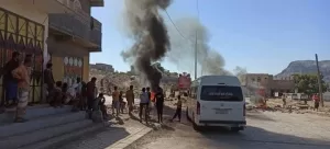 احتجاجات في لحج بعد اعتداء على موظف برنامج الغذاء العالمي