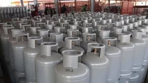 انفراجة وشيكة لأزمة الغاز في شبوة: ضخ 4000 أسطوانة وتأكيدات بتزويد إضافي