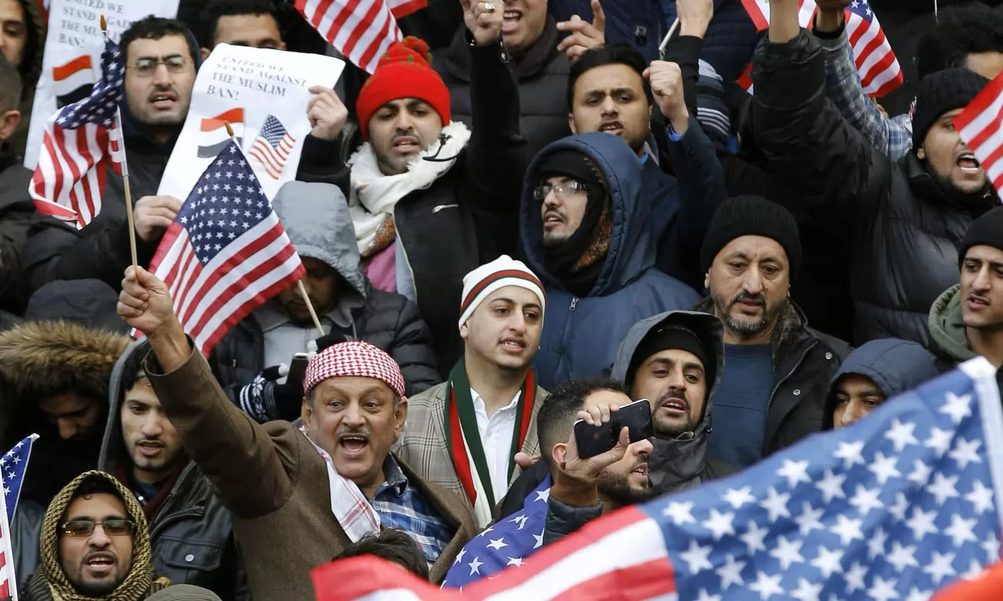 ترامب يعيد سياسة “الحظر الشامل”.. اليمن ودول أخرى على القائمة السوداء للسفر إلى أمريكا