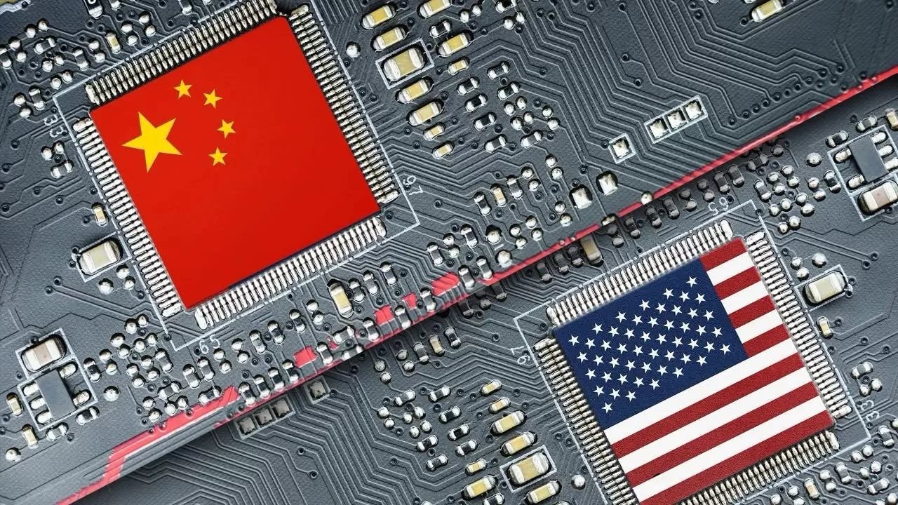 وزير التجارة الأمريكي: أطراف تجارية تعيد توجيه رقائق أمريكية إلى الصين بشكل غير قانوني