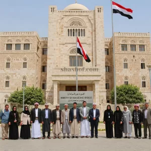 صرف رواتب ثلاثة أشهر لموظفي مؤسسة الطرق والجسور في عدن وشبوة وأبين