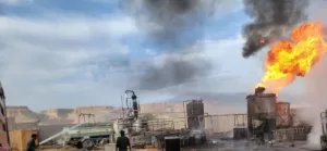 حريق مصفاة نفط في حضرموت يكشف عن عمليات تهريب واسعة للنفط الخام