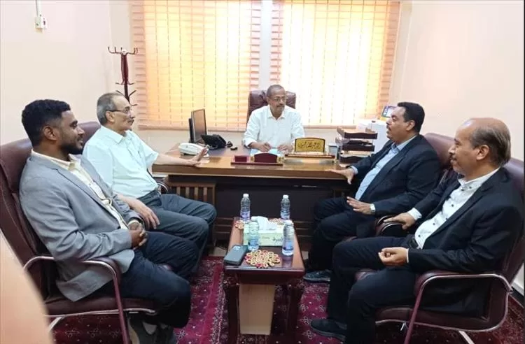 مدير عام الشئون الاجتماعية بحضرموت يشيد بجهود مؤسسة الصندوق الخيري في التنمية البشرية المستدامة