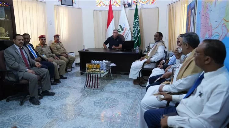 وفد رسمي يشيد بالدور الإنساني لمشروع مسام وأهمية استمراره لإنقاذ حياة المدنيين