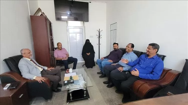 لقاء تعاون صحي مشترك بين مؤسسة قمة عدن وقطاع السكان بوزارة الصحة العامة والسكان في دعم القطاع الصحي في محافظة عدن