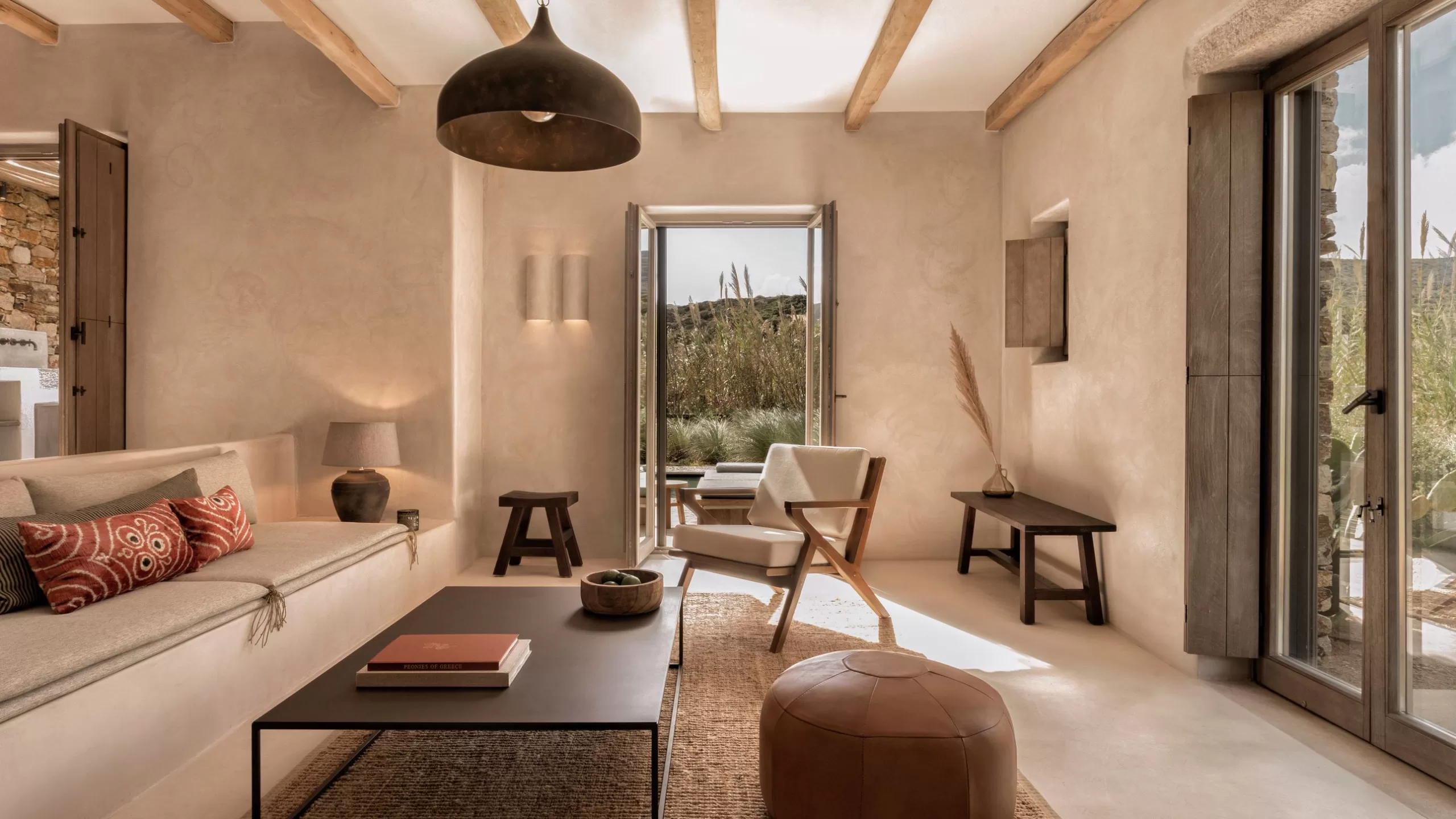 أفضل فنادق الجزر اليونانية، وفقًا لآراء محررينا scaled