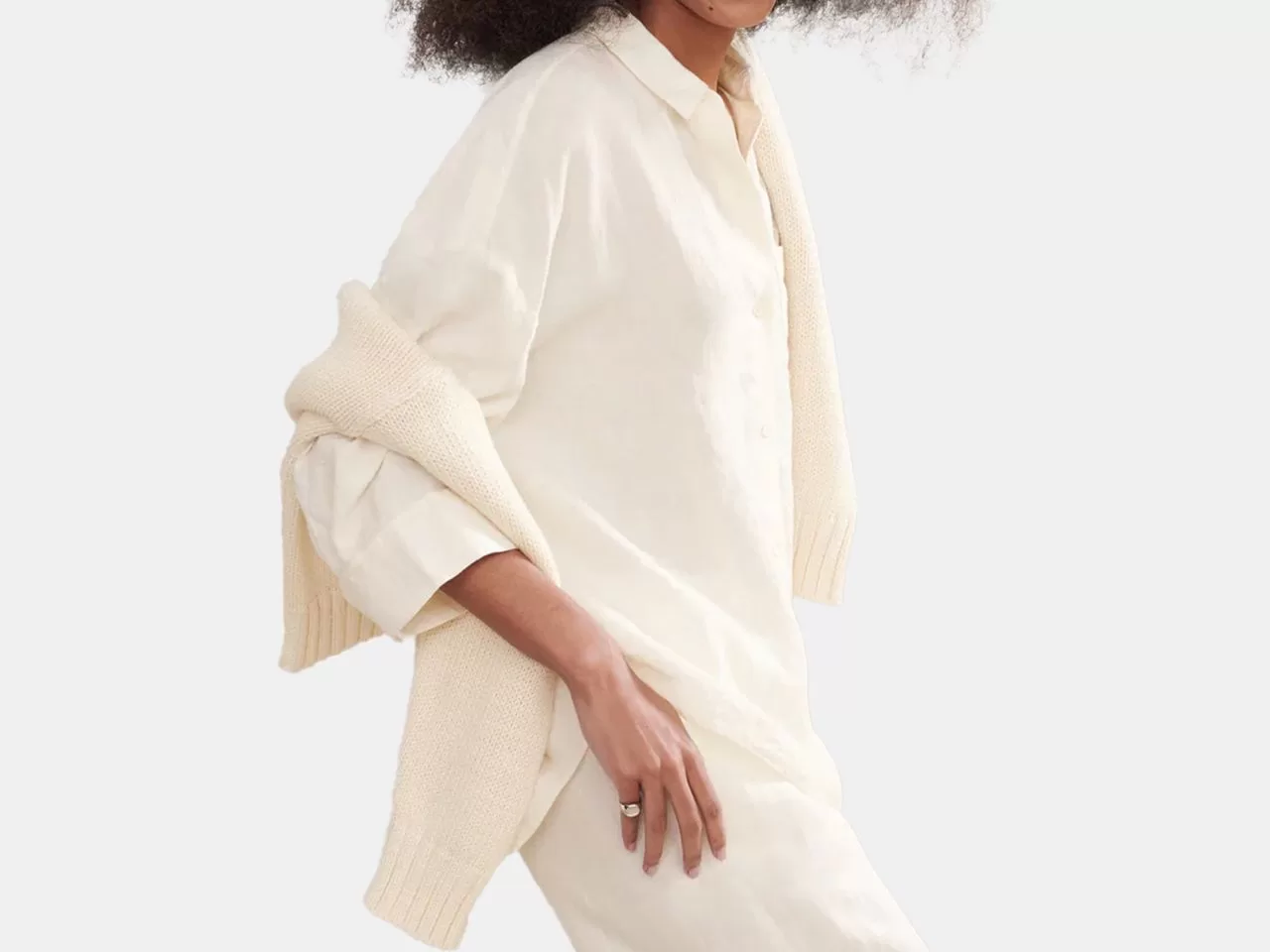 نموذج باللون الأبيض