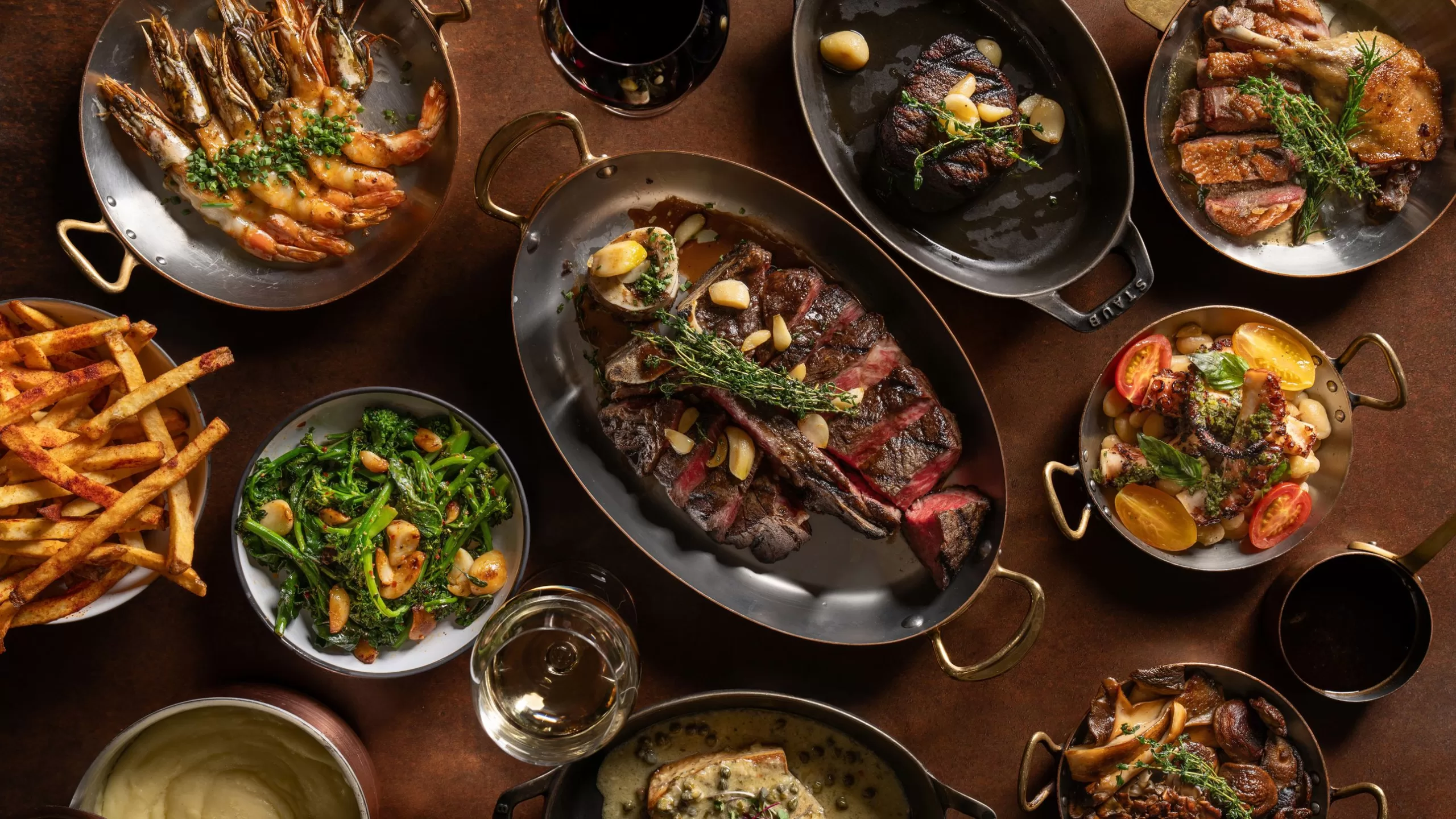 أفضل 12 مطعم ش Steak في لاس فيجاس لأجواء الراقصة، scaled