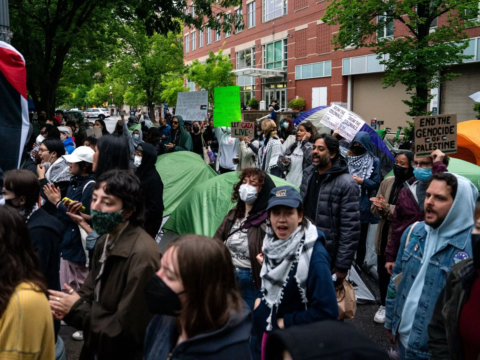 إدارة ترامب توقف تأشيرات الطلاب لفحص حساباتهم على مواقع التواصل