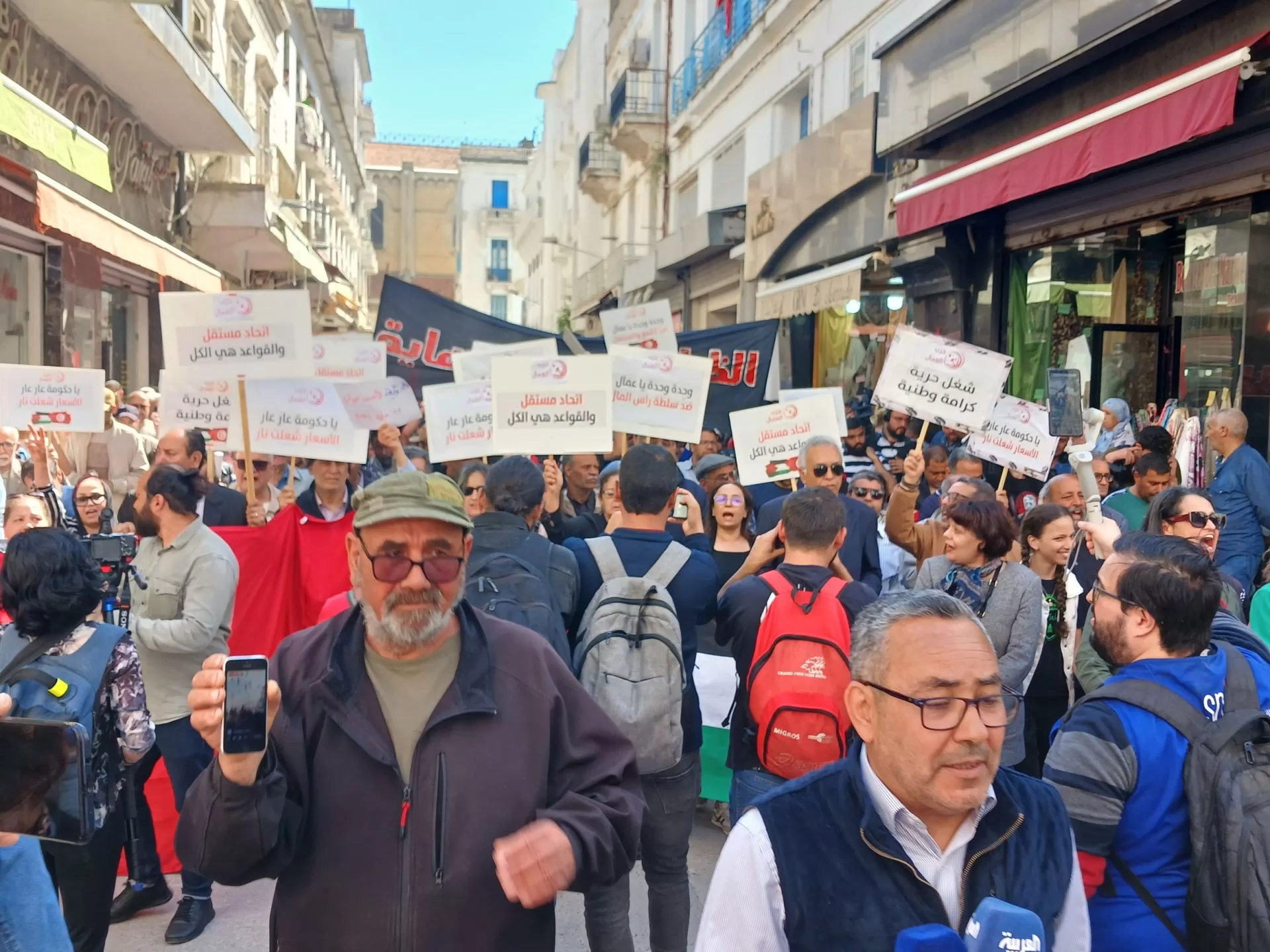 إلباييس: تونس تنقلب على الربيع العربي وأوروبا تشاهد بصمت