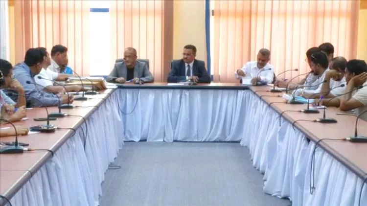 الأمين العام للمجلس المحلي بحضرموت يُشرف على فتح مظاريف مشروع للتعليم الفني والتدريب المهني بالشحر