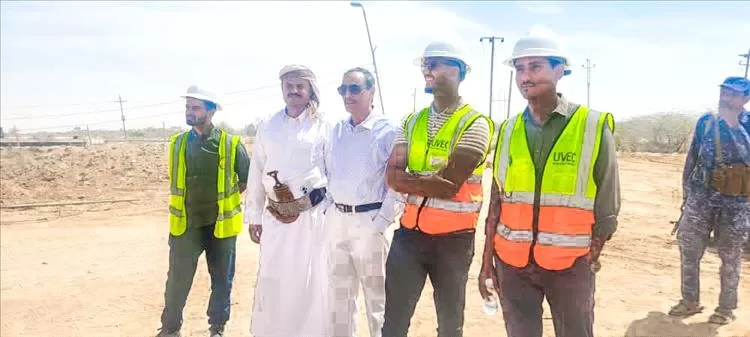 الأمين العام يدشّن استقبال وتركيب محطات التحويل الرئيسية ضمن مشروع الطاقة الشمسية بمحافظة شبوة