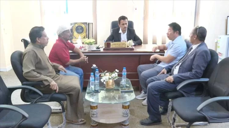 الوكيل الجيلاني يرحب بالاستثمارات الصينية في مجال الطاقة بحضرموت
