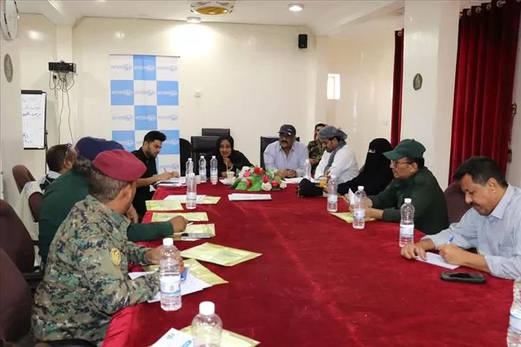 برعاية المحافظ بن الوزير.. ورشة عمل في عتق تناقش حقوق وسلامة المهاجرين في اليمن