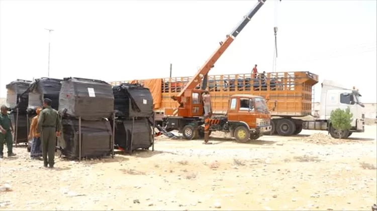 الدفاع المدني في المهرة يتسلم 33 ماطور إنارة متنقل دعماً من الـ (UNOPS)