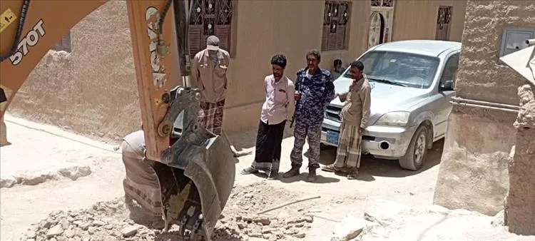 أخبار المحافظات - بلغت مديونيتها 40 مليون:
فرع المؤسسة المحلية للمياه بسيئون ينفذ حملة على