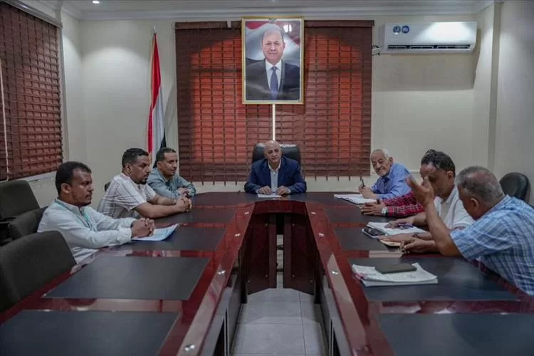 وزير المياه والبيئة يوقع اتفاقية لإعادة تأهيل مصادر مياه في ابين