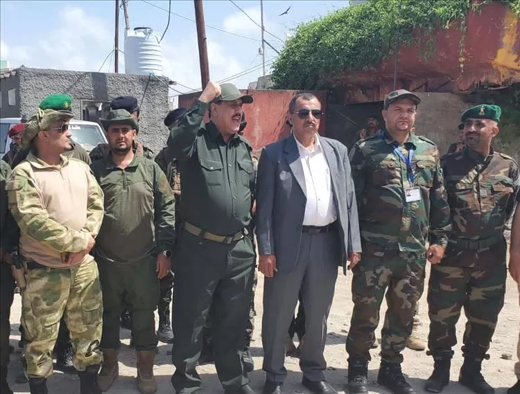 الشعيبي يشهد تخرج كتيبة التدخل السريع بقوات الطوارئ ويشدد على الجاهزية والانضباط الأمني