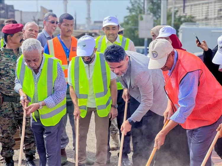برعاية محافظ عدن.. تدشين حملة نظافة شاملة ابتداءًا من مديرية صيرة