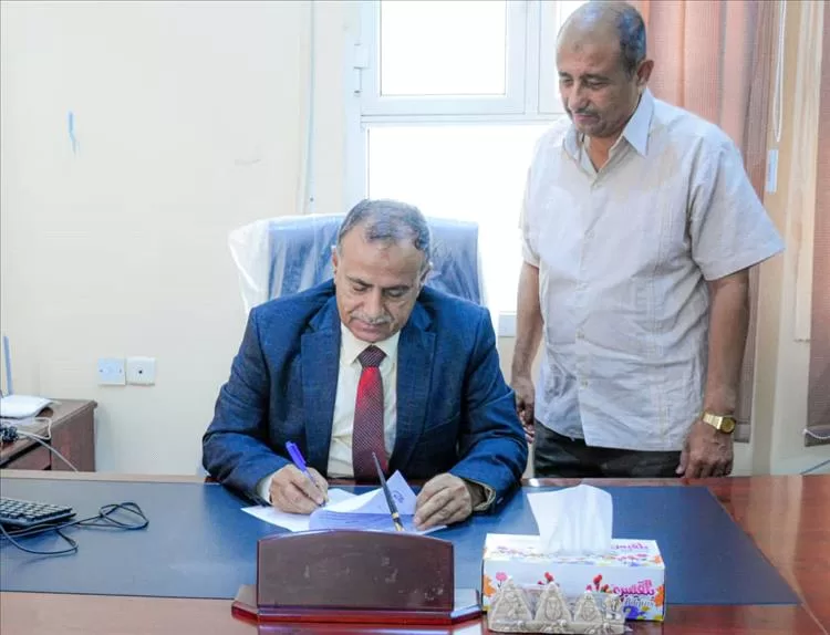 جامعة عدن توقع اتفاقية تعاون مع جامعة دهوك ومذكرة تفاهم مع جامعة الخليل