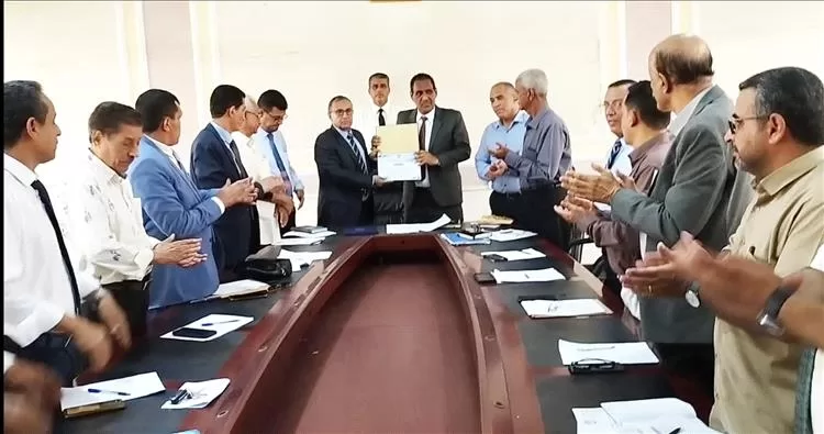 مجلس جامعة عدن يكرّم عميدي كليتي اللغات والترجمة والضالع الجامعية