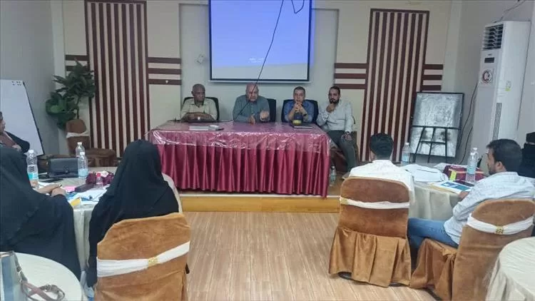 تدريب مقدمي الخدمة الصحية في مجمع حاشد ومكتب الصحة بالمنصورة حول نظام القسائم الأمومة المأمونة