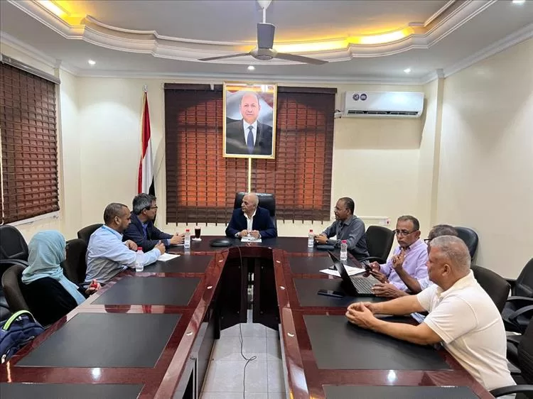 وزير المياه يوقع مع اليونيسيف على خطة العمل للمياه والإصحاح البيئي للعامين 2025 - 2026