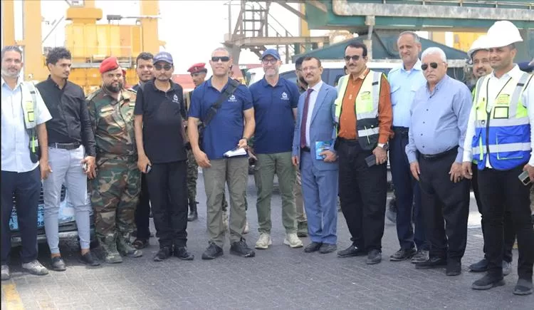 وفد الإنتربول الدولي يبحث مع عددا من المنشآت الخدمية الحيوية في عدن سبل التعاون المشترك