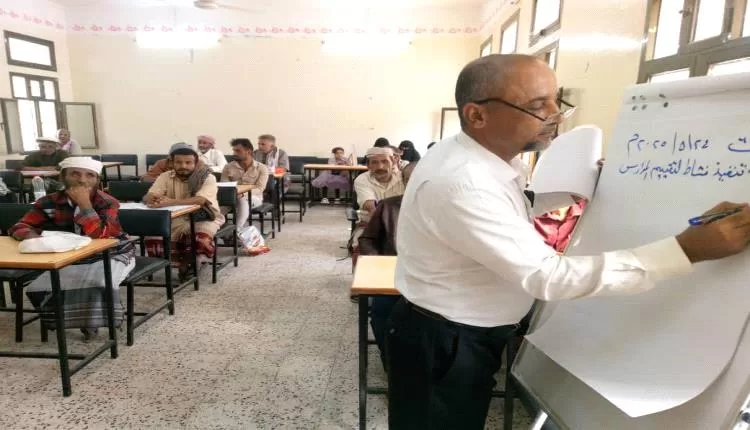 تدشين الورشة التدريبية للمعلمين جامعي البيانات ومنفذي الاختبار الايسر للتعليم التعويضي بمديرية سرار